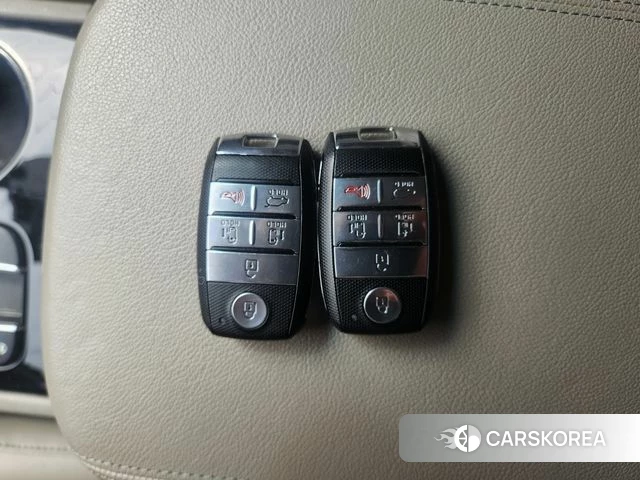 Kia The New Carnival id 3886521 из Кореи 8