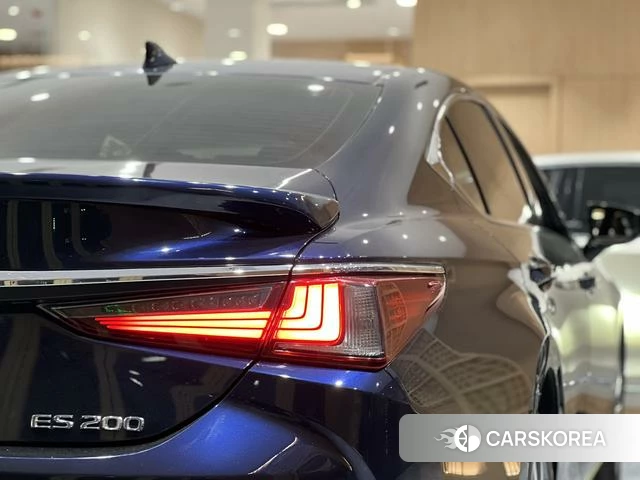 Lexus ES id 4262310 из Китая 8