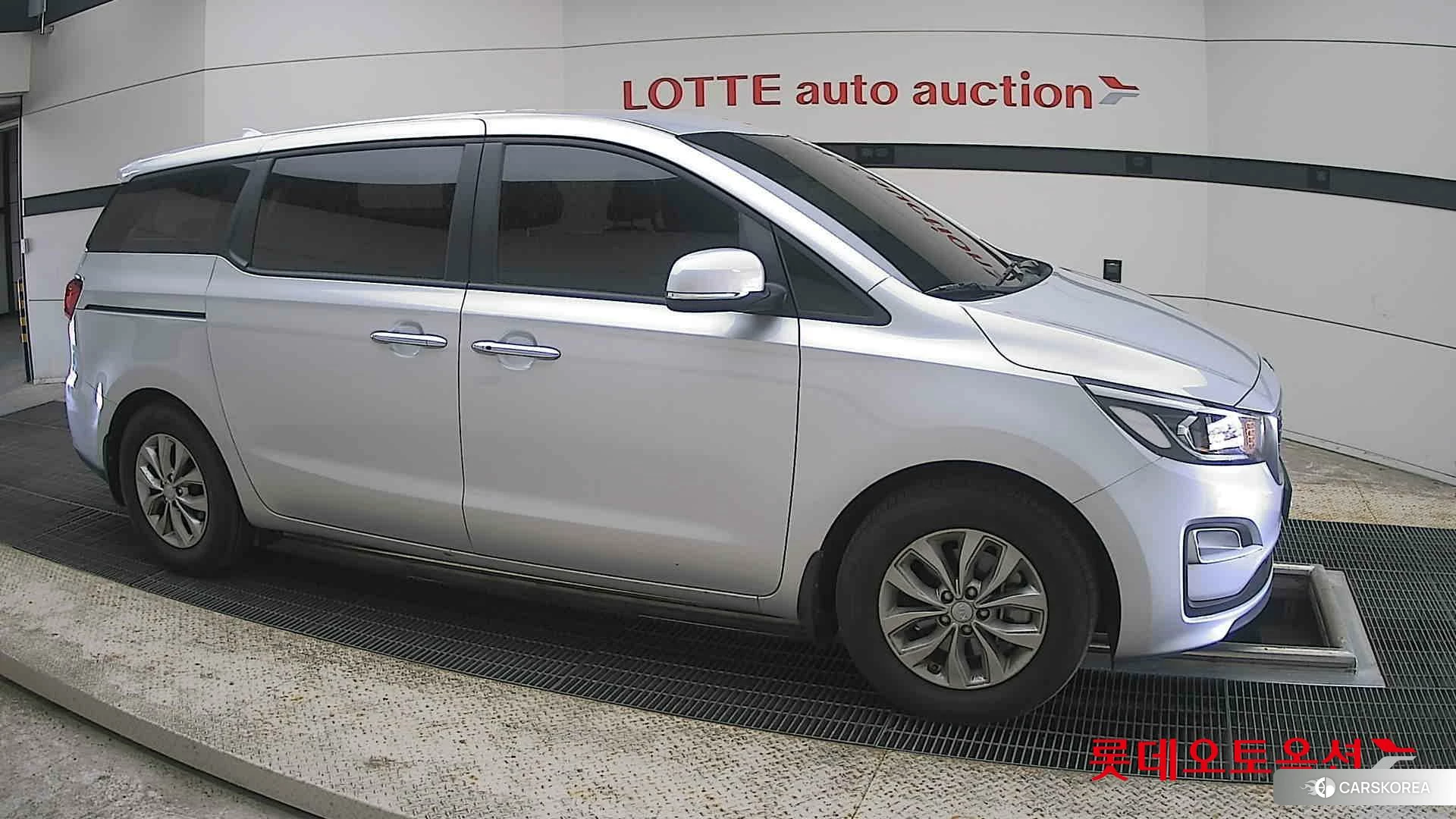 Kia Carnival id 4296870 из Кореи 8