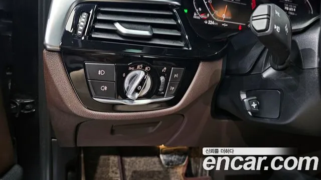 BMW 5 Series (G30) id 2452782 из Кореи 8