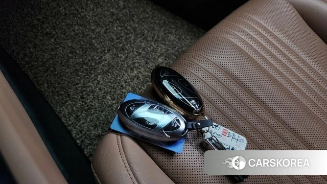 Hyundai Grandeur (GN7) id 4248711 из Кореи 8