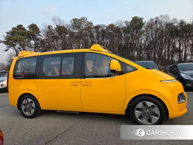 Hyundai Staria id 3786819 из Кореи 8