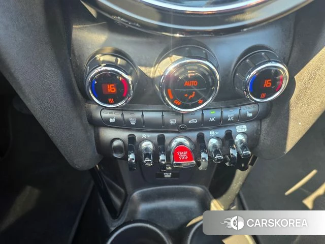 Mini Cooper Convertible id 3915610 из Кореи 8