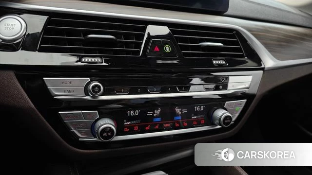 BMW 5 Series (G30) id 4519419 из Кореи 8