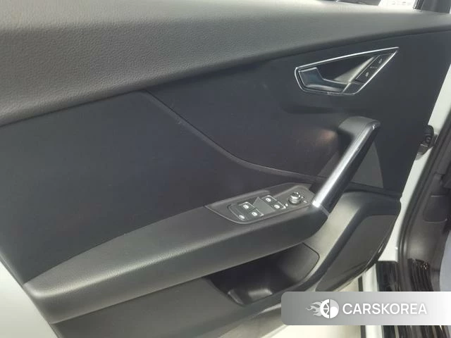 Audi Q2L id 4208809 из Китая 8
