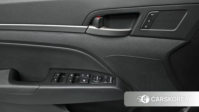 Hyundai Avante AD id 3814377 из Кореи 8