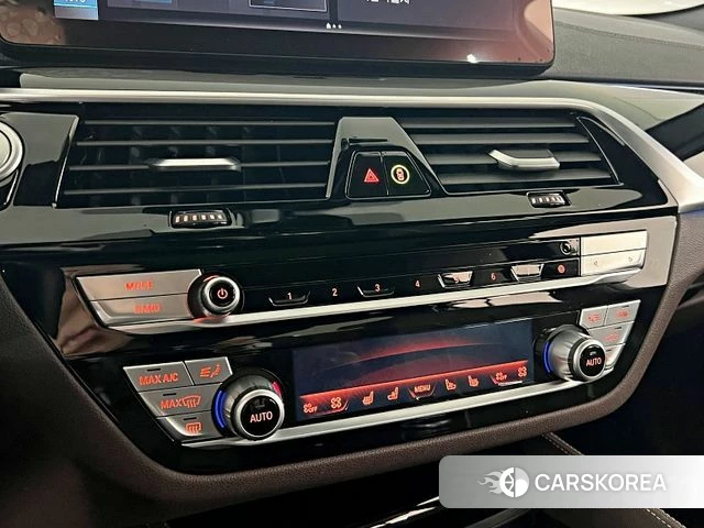 BMW 5 Series (G30) id 3892790 из Кореи 8