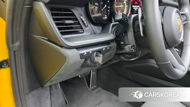Porsche 911(992) id 4565916 из Кореи 8