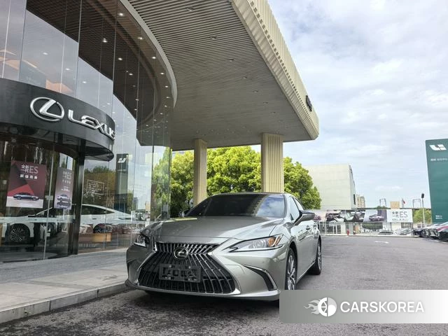 Lexus ES id 4297687 из Китая 8