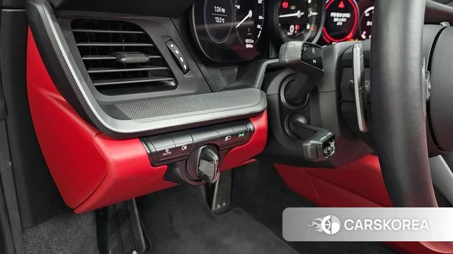 Porsche 911(992) id 3842821 из Кореи 8