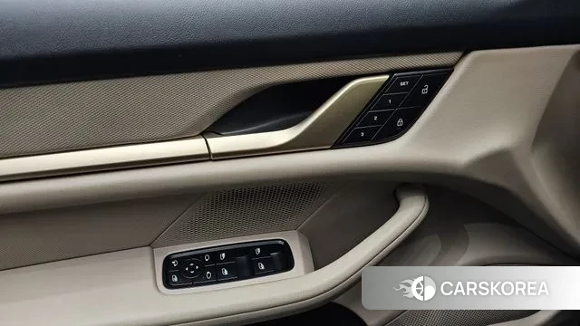 Porsche Taycan id 3721832 из Кореи 8