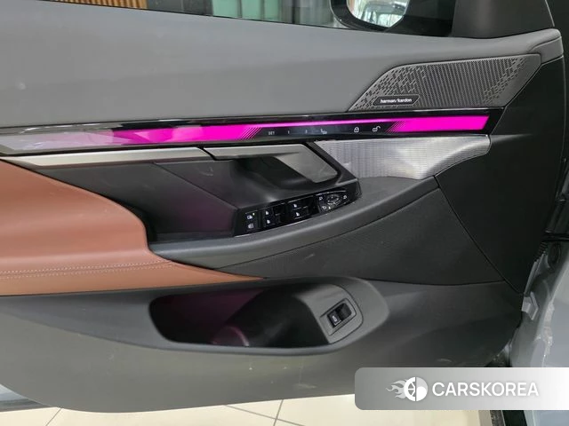 BMW 5 Series (G60) id 3825692 из Кореи 8