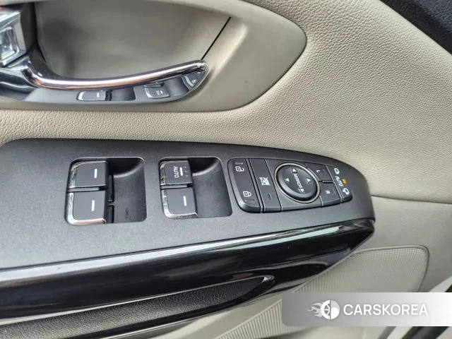 Kia The New Carnival id 3259249 из Кореи 8