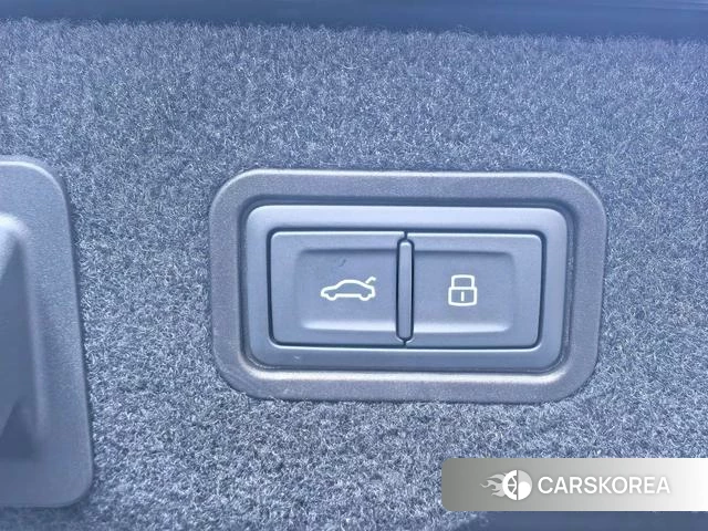 Audi A8 id 4254098 из Китая 8