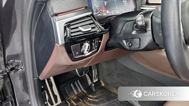 BMW 5 Series (G30) id 3620341 из Кореи 8