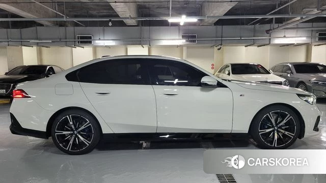 BMW 5 Series (G60) id 4394524 из Кореи 8