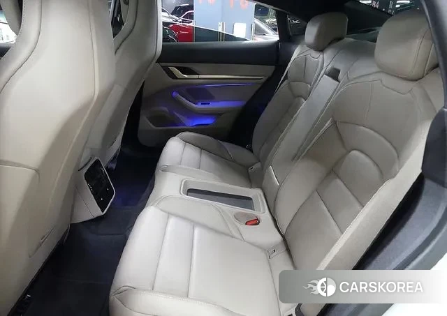 Porsche Taycan id 3518172 из Кореи 8