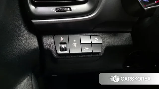 Kia Stonic id 3588130 из Кореи 8