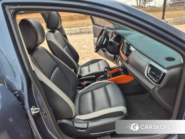 Kia Stonic id 3845966 из Кореи 8