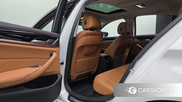 BMW 5 Series (G30) id 3602264 из Кореи 8