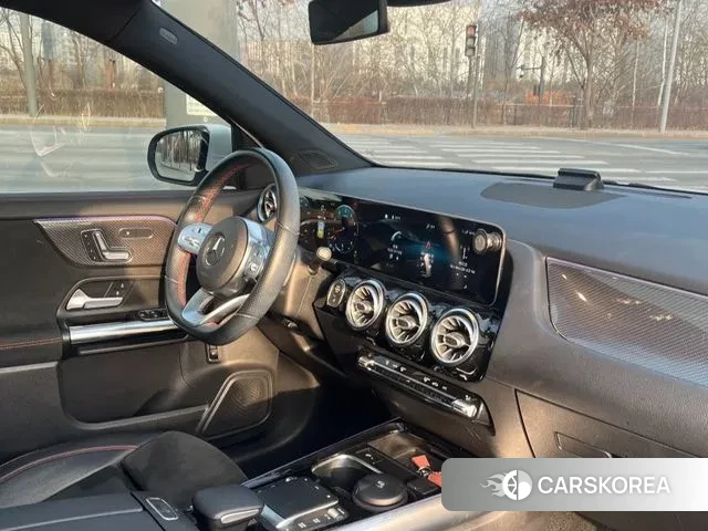 Mercedes-Benz GLA - Class H247 id 3626411 из Кореи 8