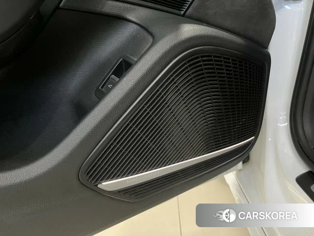 Audi A4L id 4213730 из Китая 8