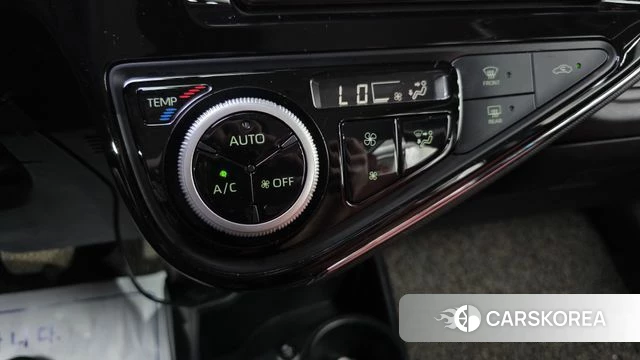 Toyota Prius C id 4447851 из Кореи 8