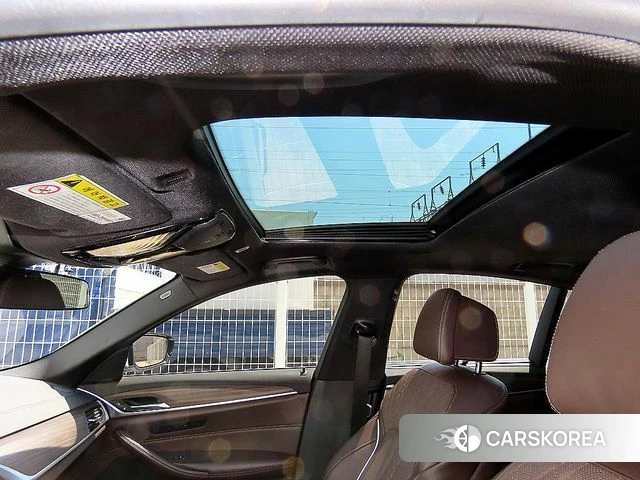 BMW 5 Series (G30) id 4339792 из Кореи 8