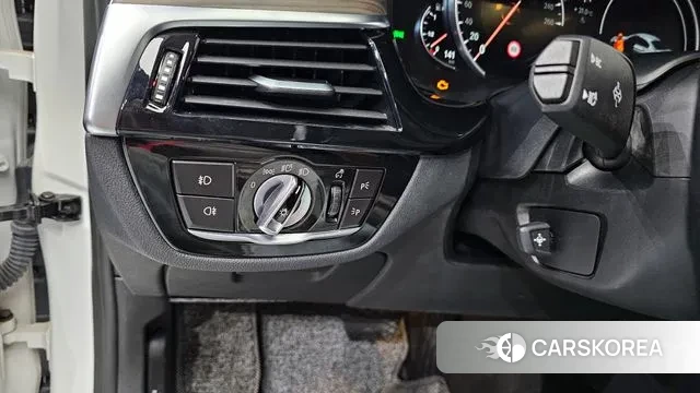 BMW 5 Series (G30) id 3004764 из Кореи 8