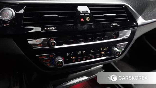 BMW 5 Series (G30) id 3467767 из Кореи 8