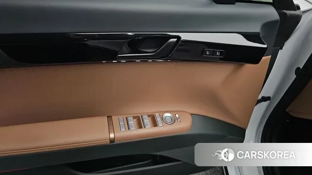 Hyundai Grandeur Hybrid (GN7) id 3633890 из Кореи 8