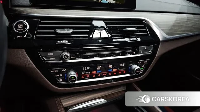 BMW 5 Series (G30) id 3345352 из Кореи 8