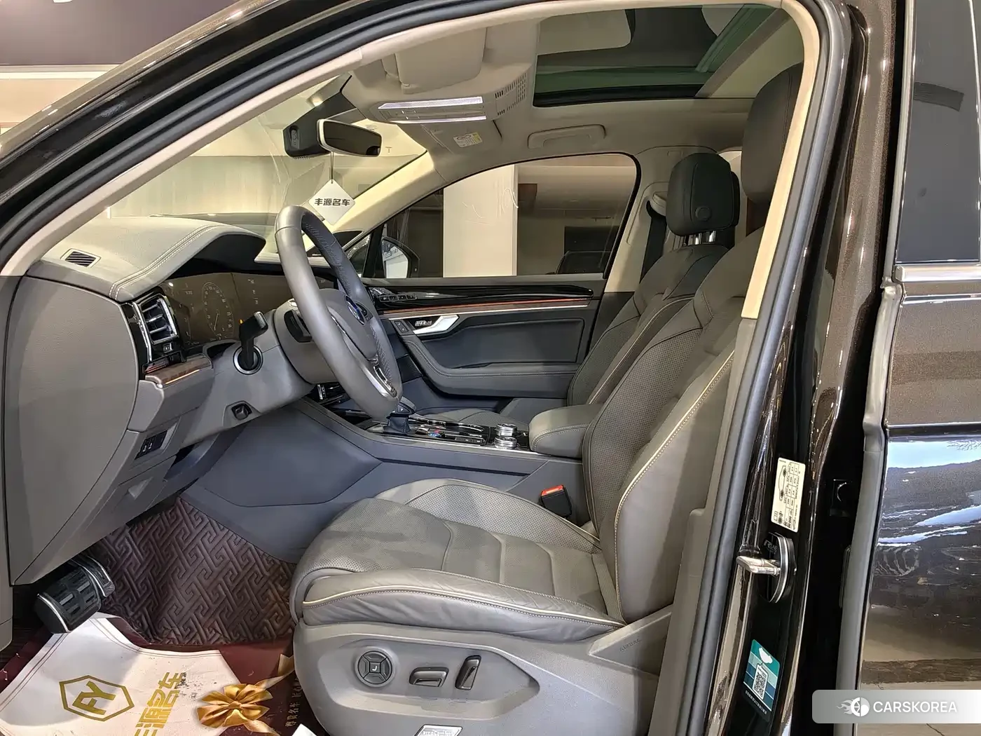 Volkswagen Touareg id 4547632 из Китая 8