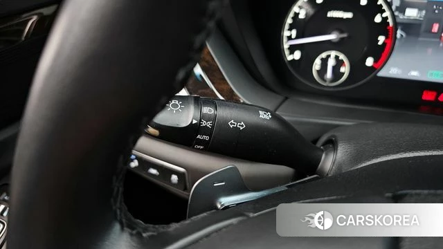 Genesis G90 id 4285563 из Кореи 8