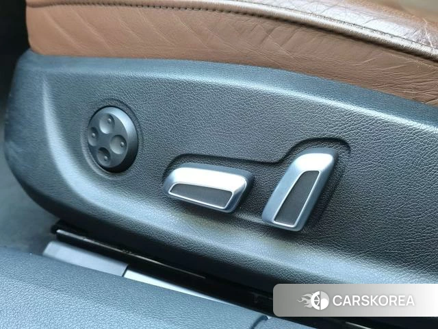 Audi A6L id 4219971 из Китая 8