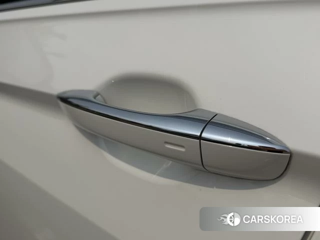 Volkswagen Tiguan L id 4258446 из Китая 8