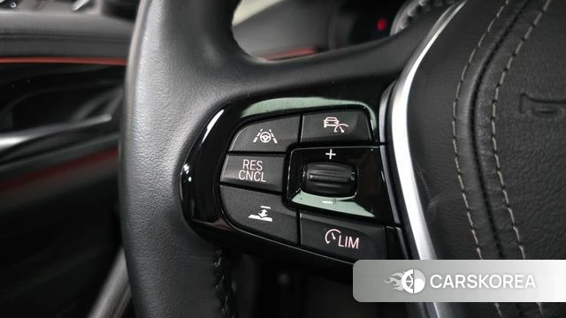 BMW 5 Series (G30) id 3911914 из Кореи 8