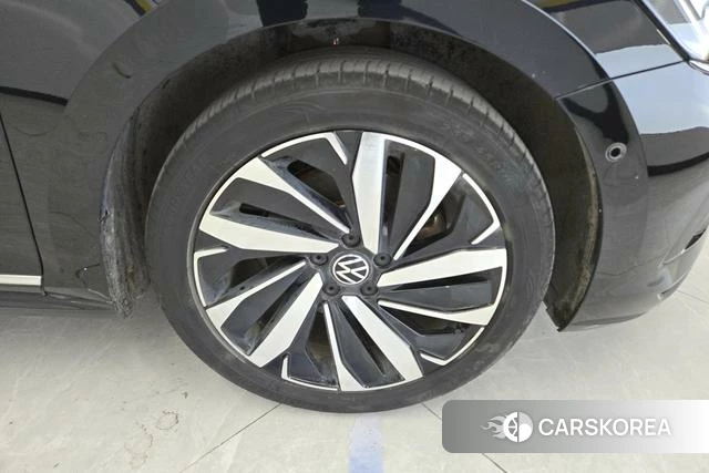 Volkswagen Passat id 4209316 из Китая 8