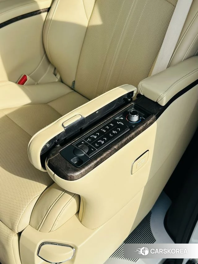 Toyota Elfa id 3908354 из Китая 8