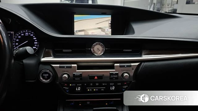 Lexus New ES300h id 4552023 из Кореи 8