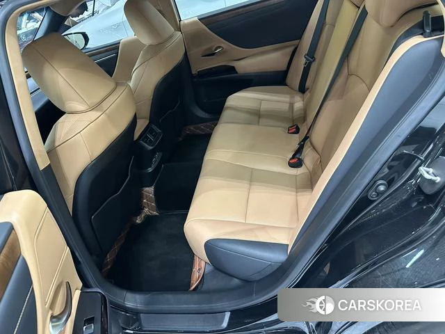 Lexus ES id 4314677 из Китая 8