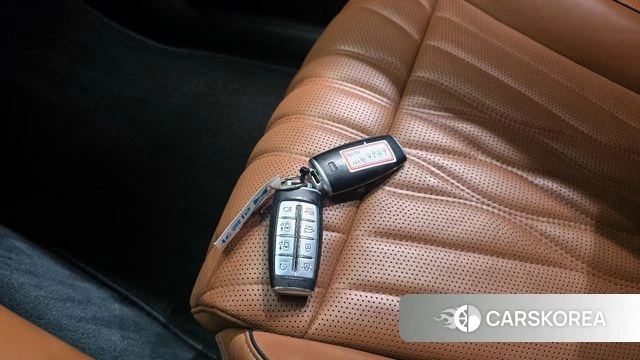 Genesis GV70 id 4224614 из Кореи 8