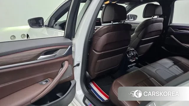 BMW 5 Series (G30) id 3646216 из Кореи 8