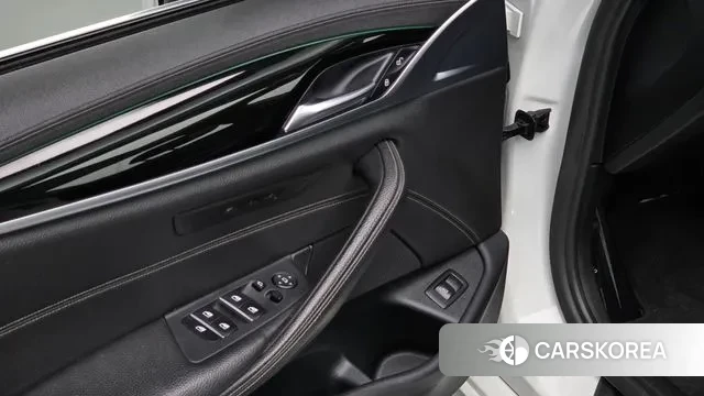 BMW 5 Series (G30) id 3779146 из Кореи 8