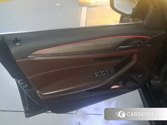 BMW 5 Series (G30) id 3667119 из Кореи 8