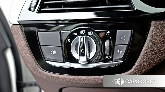 BMW 5 Series (G30) id 3484076 из Кореи 8