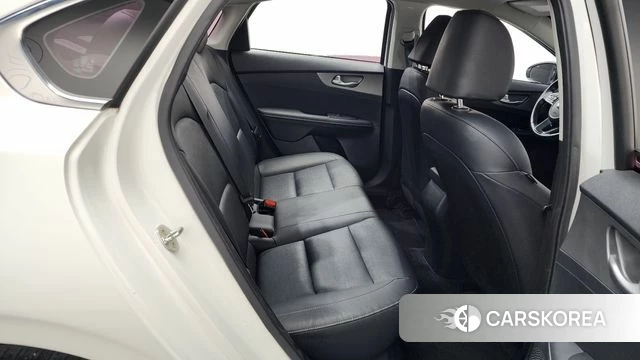 Kia Come New K3 id 4345682 из Кореи 8