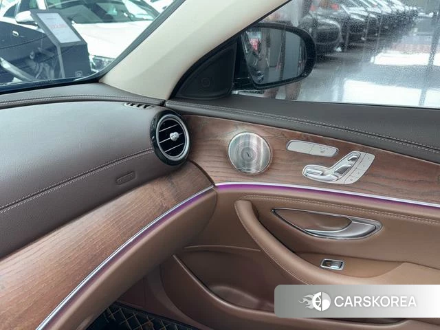 Mercedes-Benz E-class id 4291215 из Китая 8
