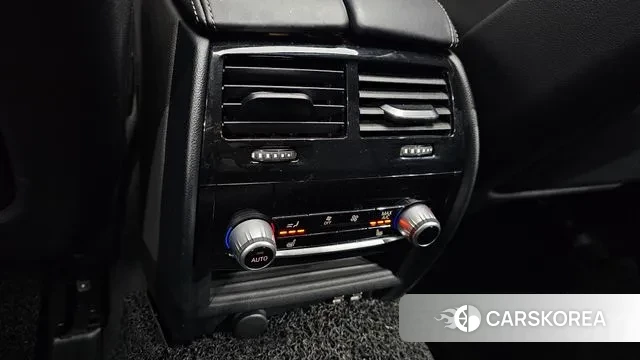 BMW 5 Series (G30) id 3717677 из Кореи 8