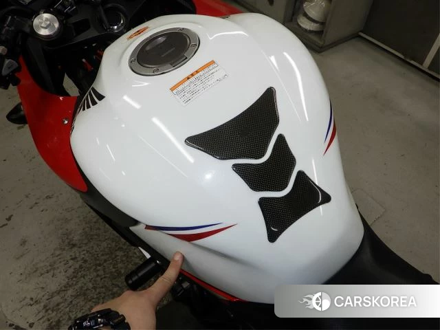 Проданный Honda CBR650F id 3994833 из Японии, фото 8